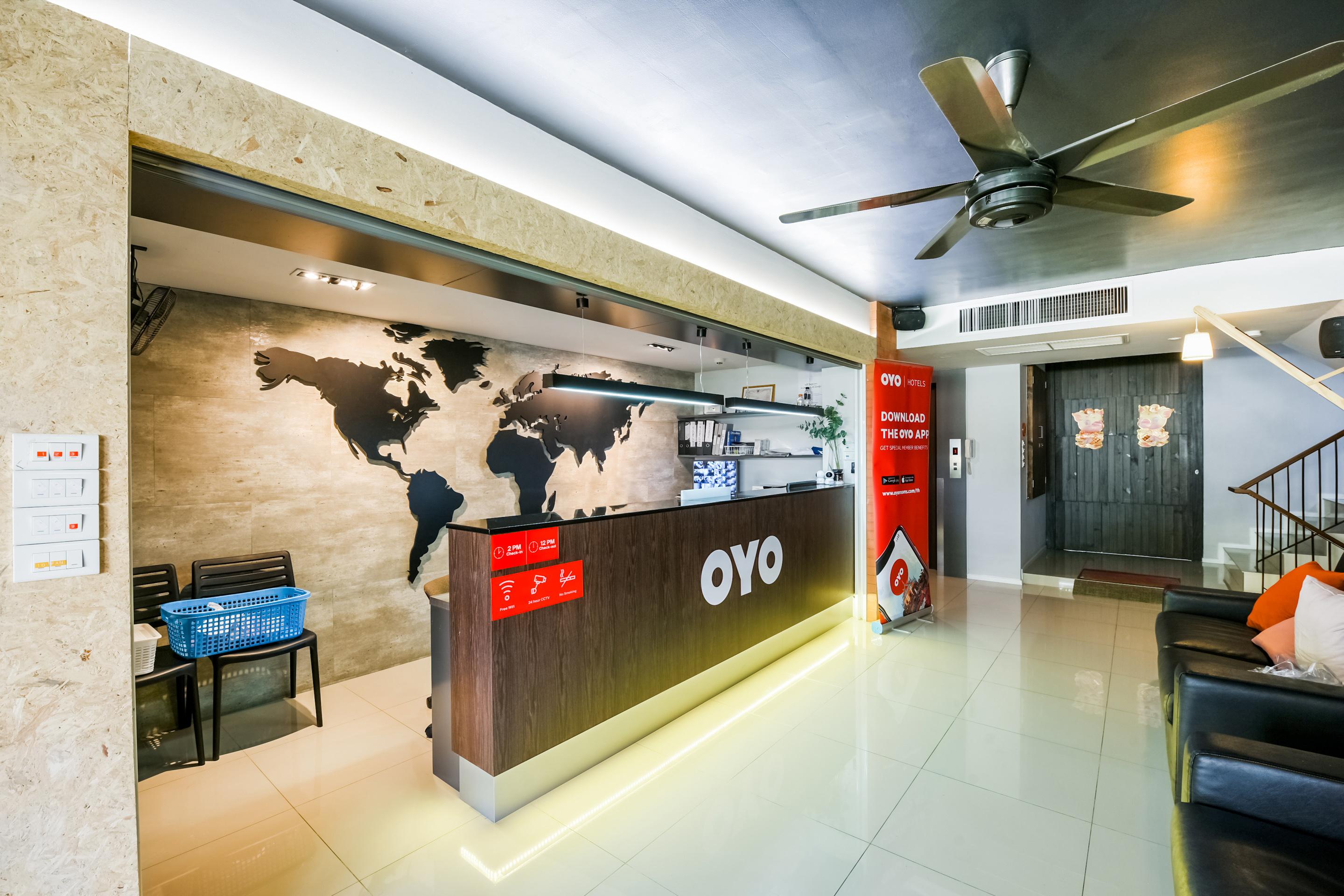Vaccinated Staff - Oyo 137 Kitzio House Hotell Bangkok Eksteriør bilde